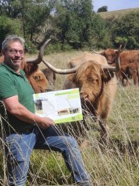 Galeriebild – Zum Vergrößern klicken: Betriebsleitung mit Feldschild